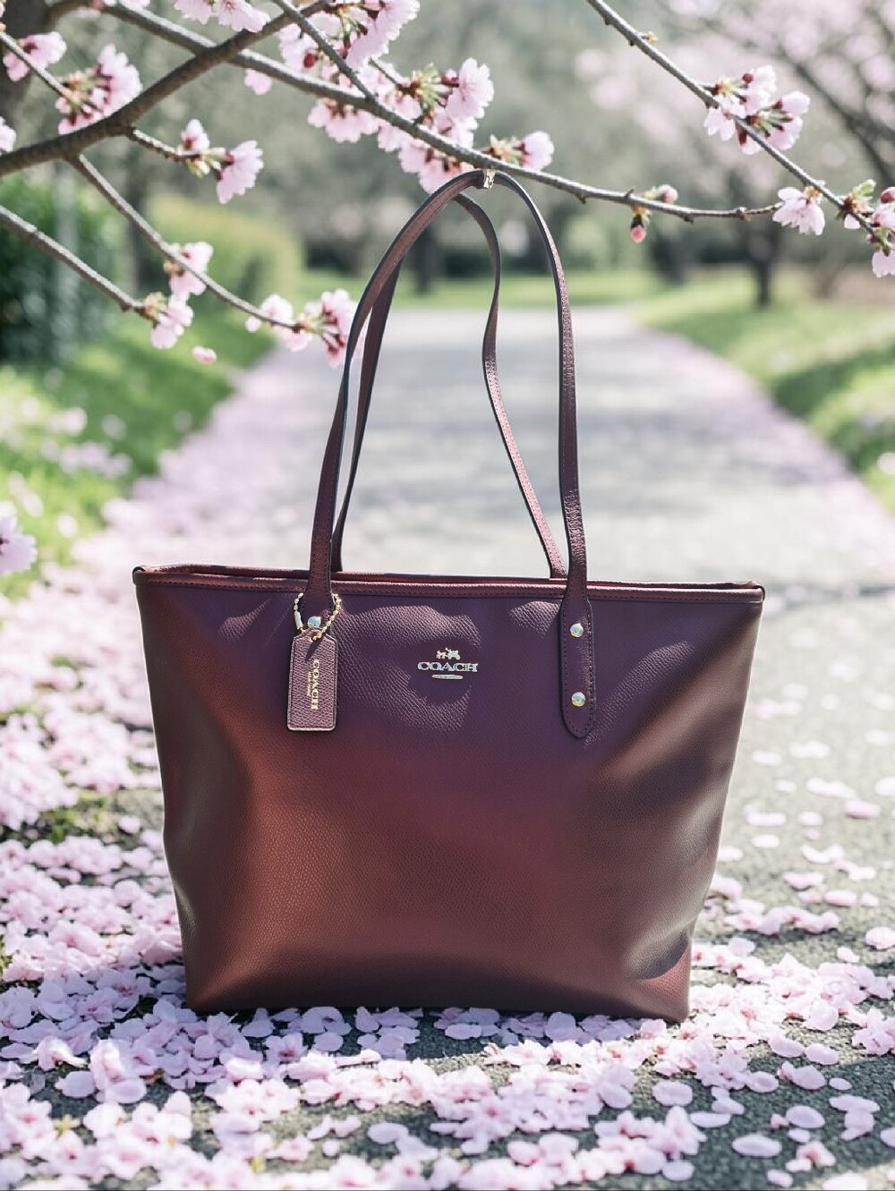 Coach Leather City Zip Tote In Metallic Dark Cherry
